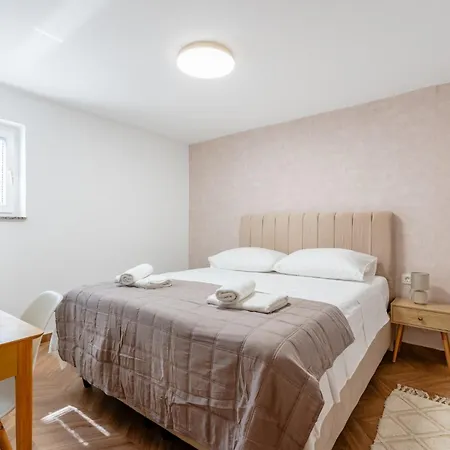 Zaper Apartmán *