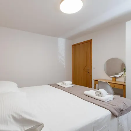Zaper Apartmán *