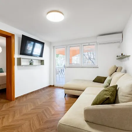Zaper Apartmán *